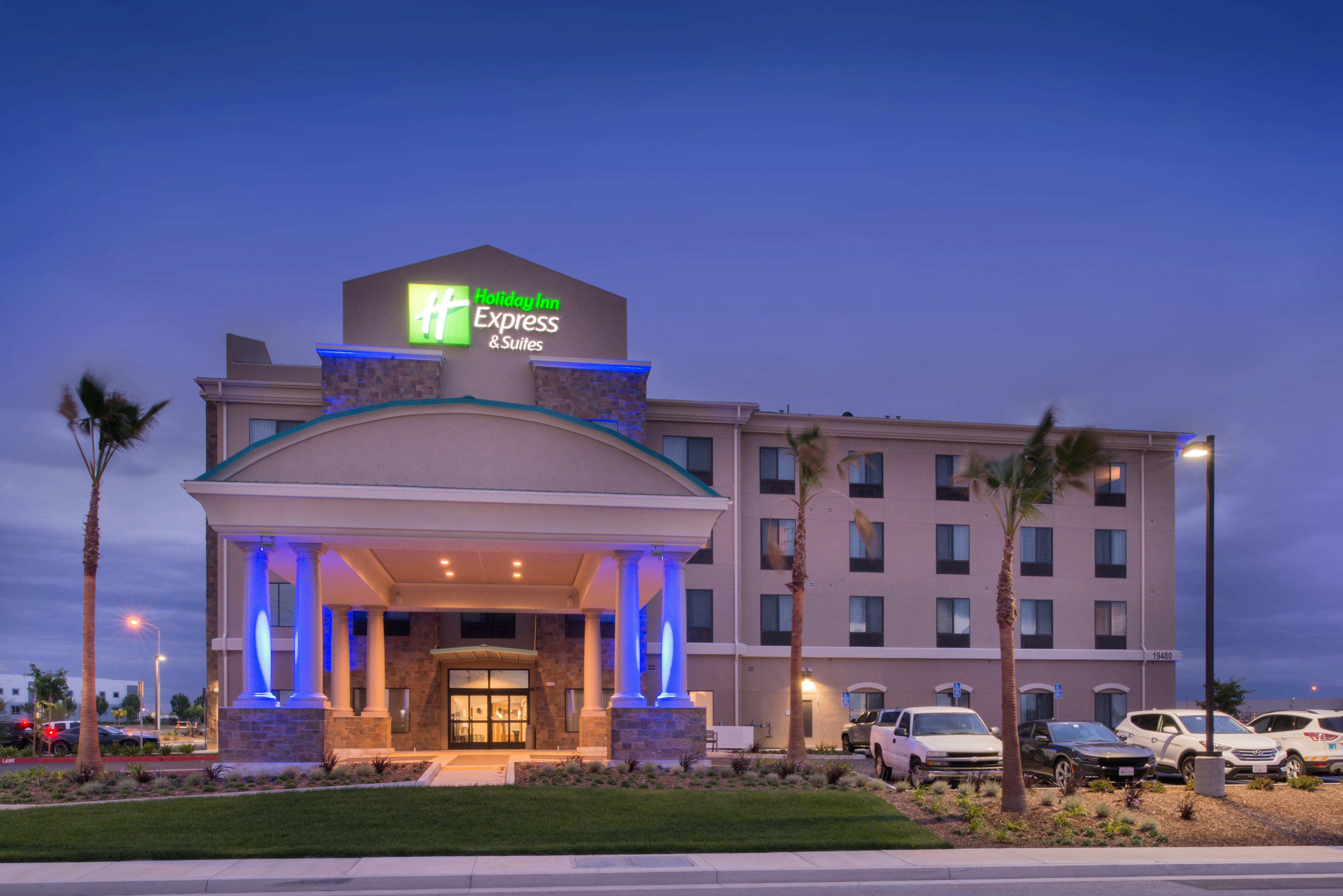 Holiday Inn Express & Suites Bakersfield Airport By Ihg Екстер'єр фото