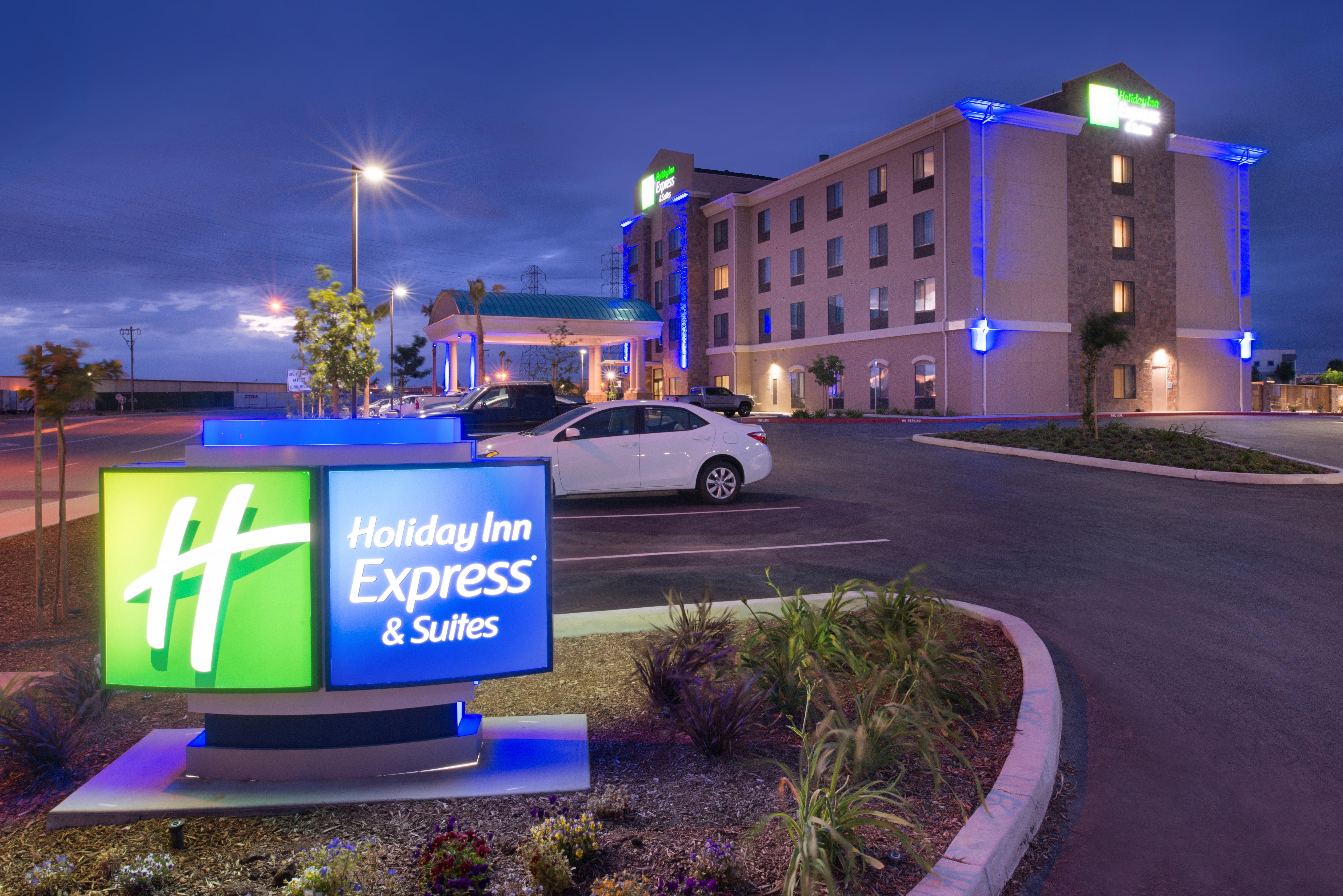 Holiday Inn Express & Suites Bakersfield Airport By Ihg Екстер'єр фото
