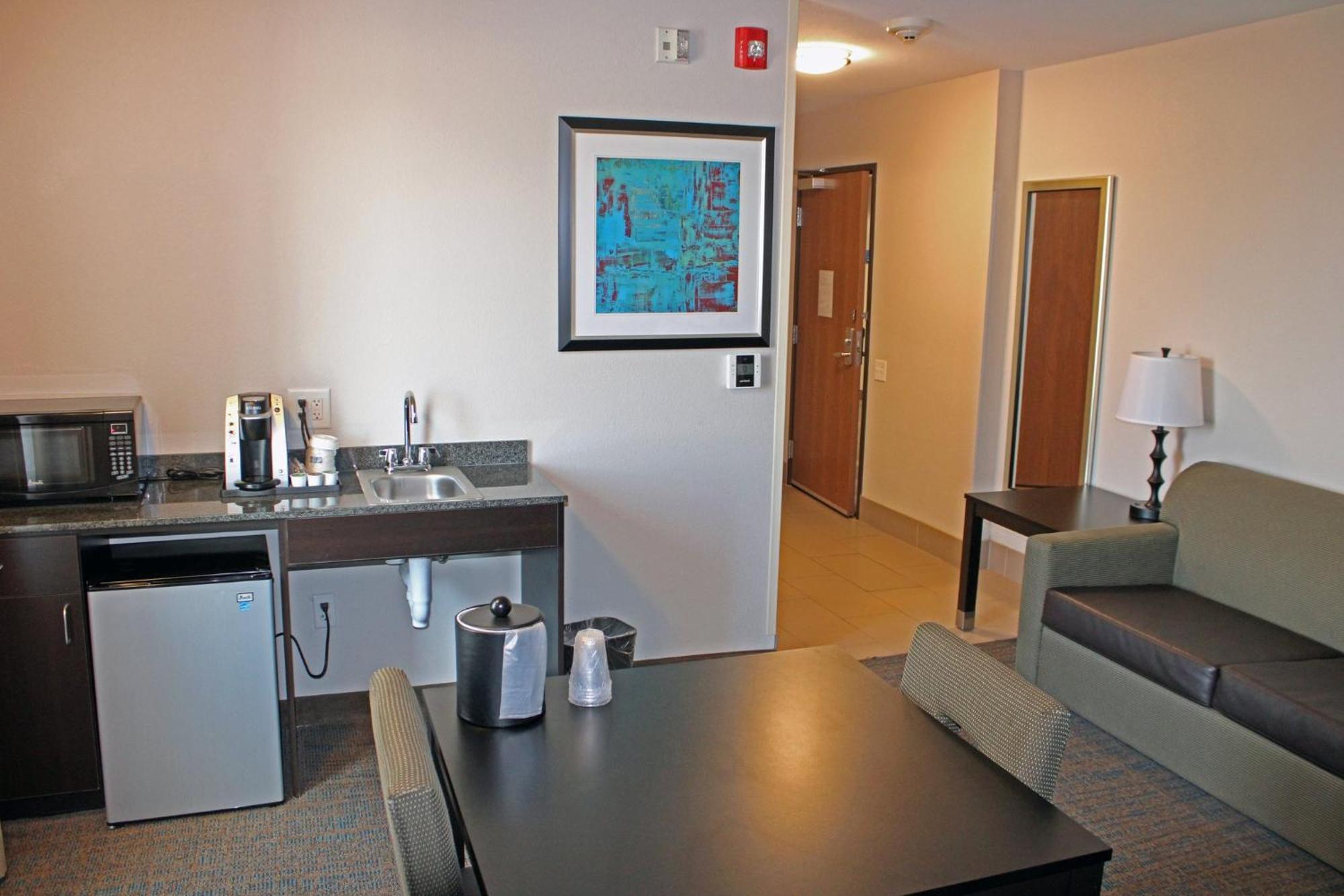 Holiday Inn Express & Suites Bakersfield Airport By Ihg Екстер'єр фото