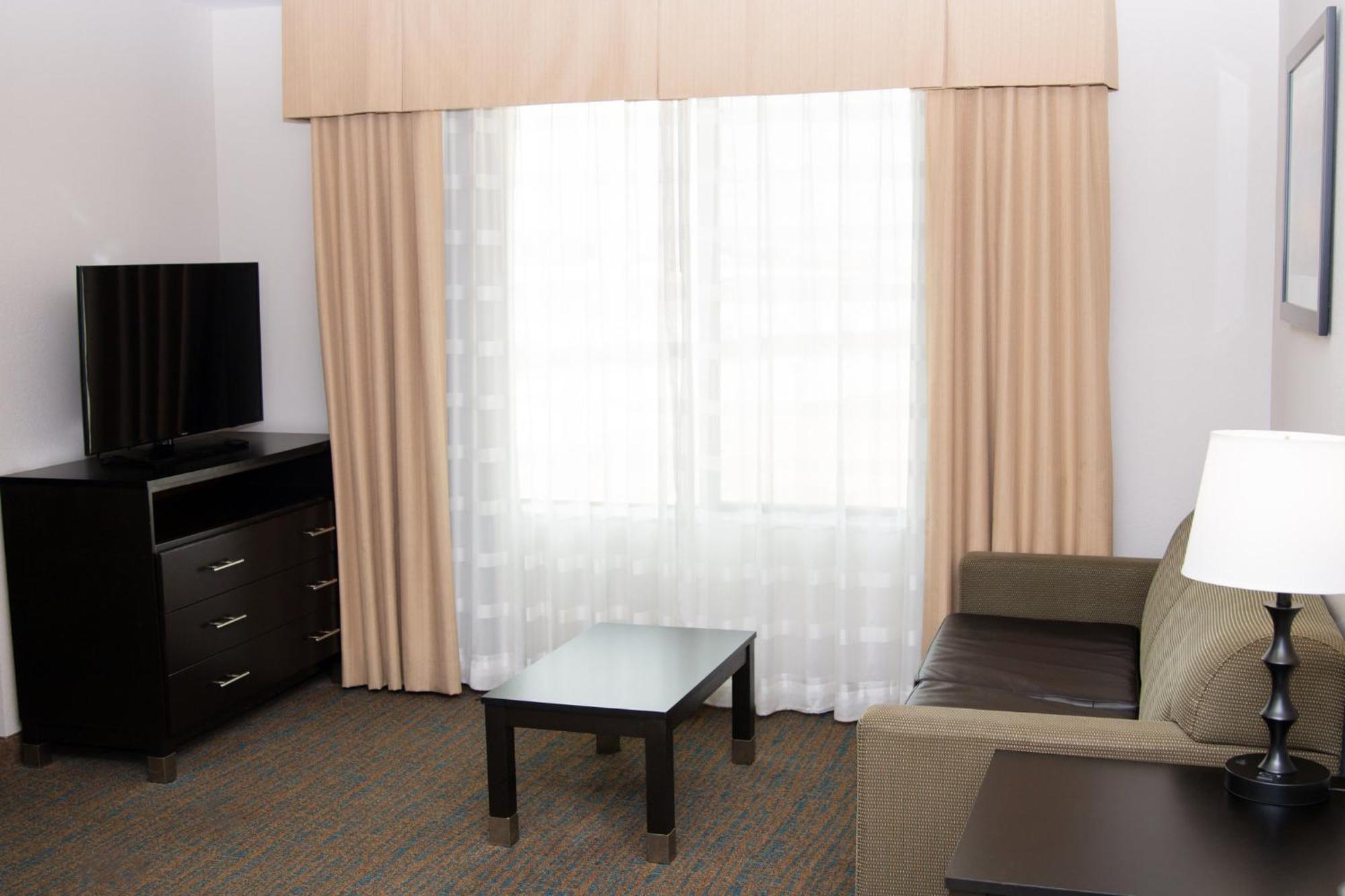 Holiday Inn Express & Suites Bakersfield Airport By Ihg Екстер'єр фото