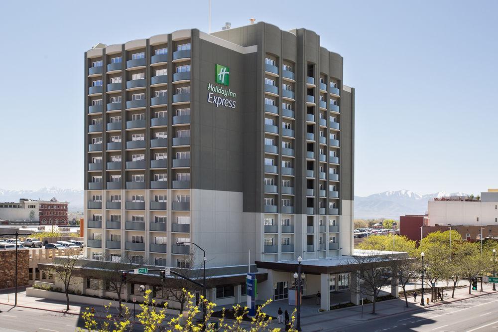 Holiday Inn Express & Suites Bakersfield Airport By Ihg Екстер'єр фото