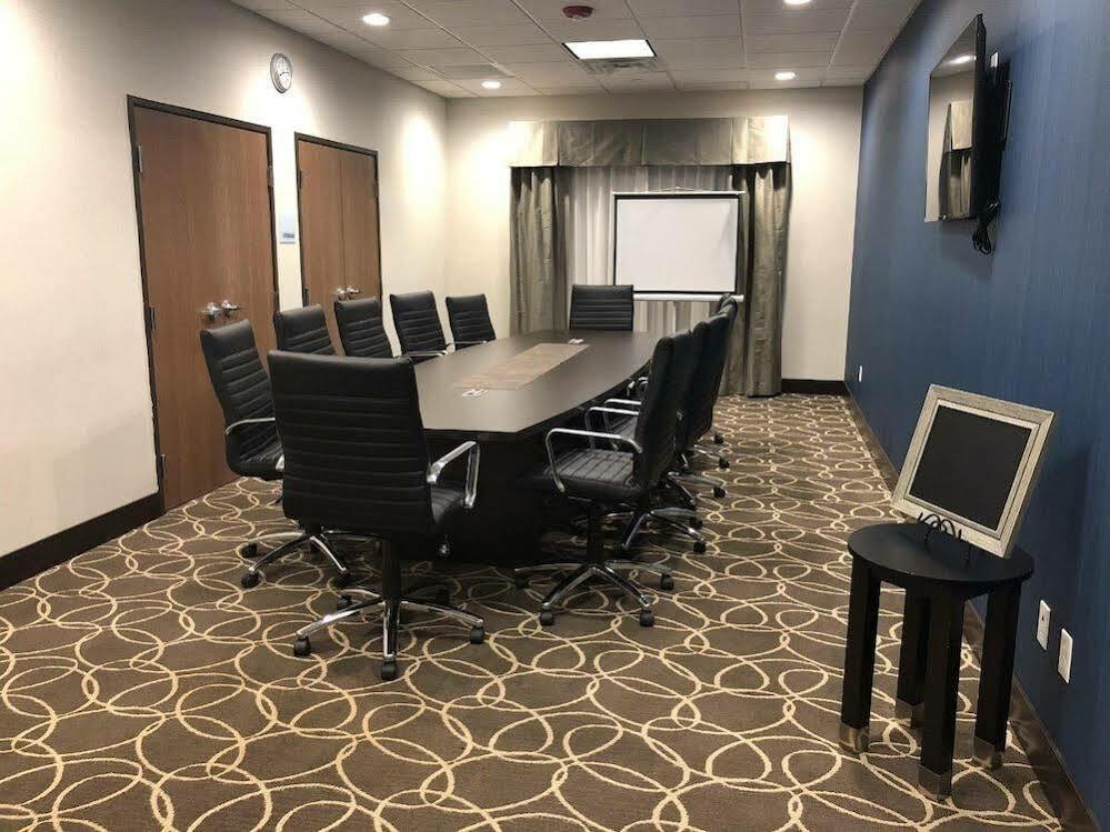 Holiday Inn Express & Suites Bakersfield Airport By Ihg Екстер'єр фото